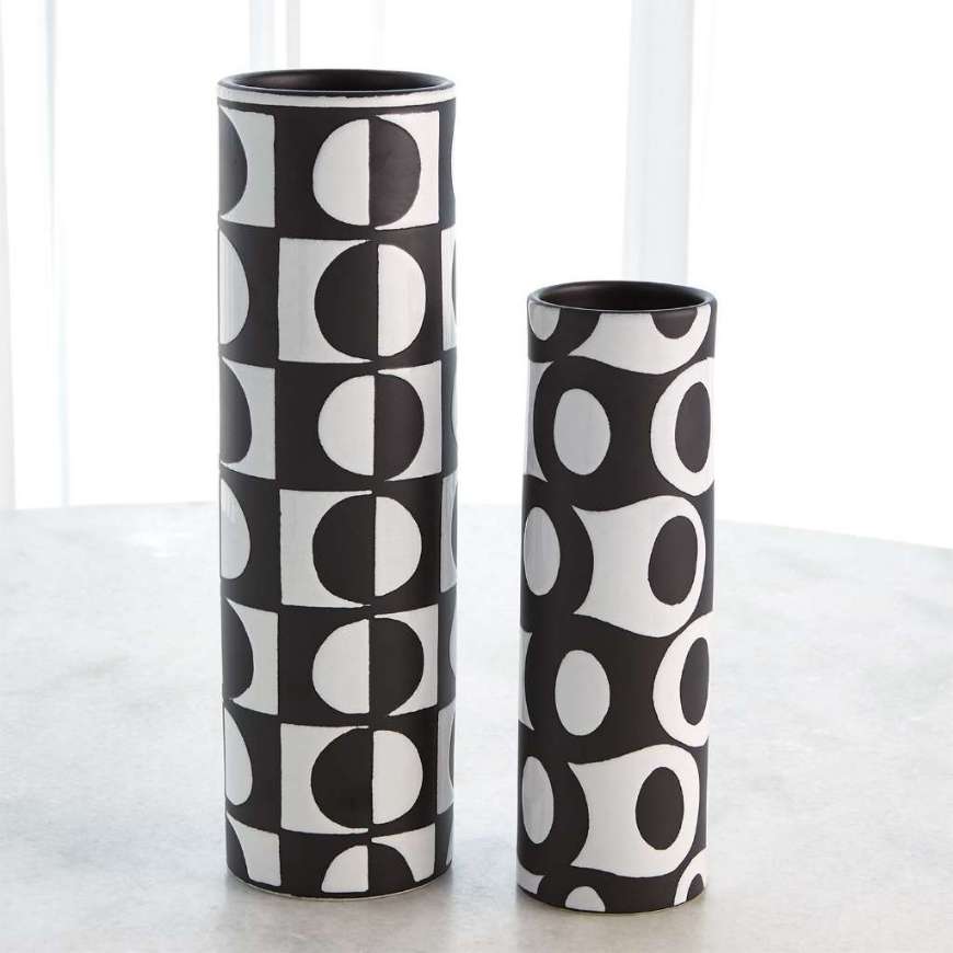 Picture of BLACK/WHITE CIRCLES VASE