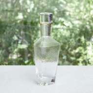 Picture of HAMMERED DECANTER-CLEAR W/GOLD RIM