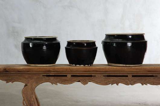 Picture of ASSORTED BLACK GLAZED JARS